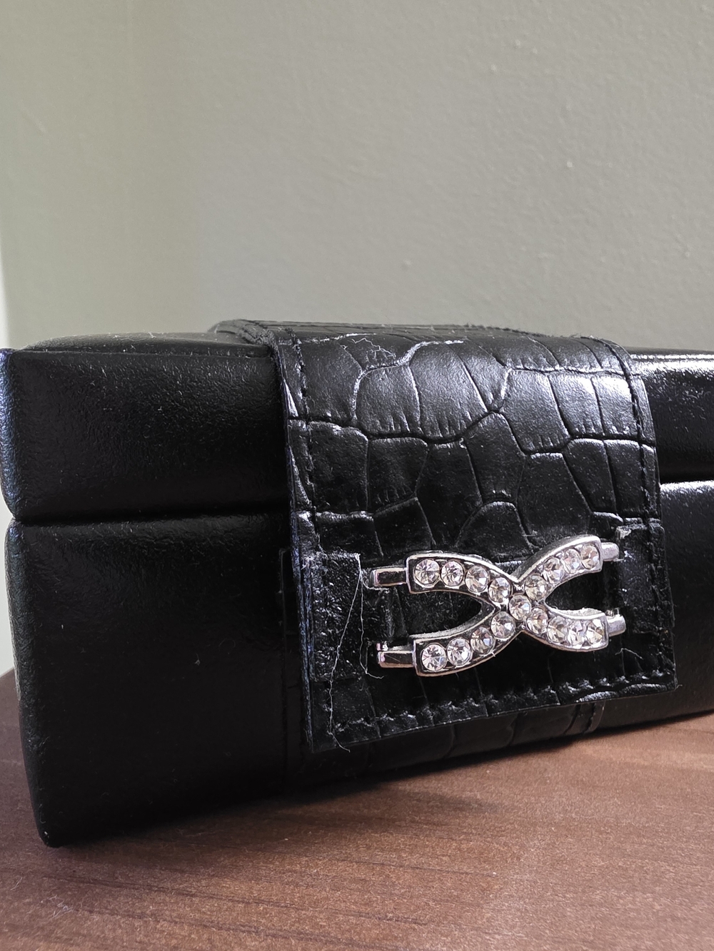 Wolf Designs Travel Jewelry Box